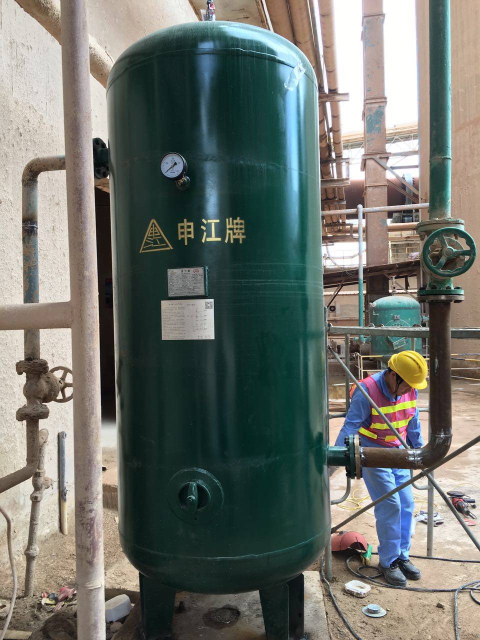 2立方储气罐4.JPG